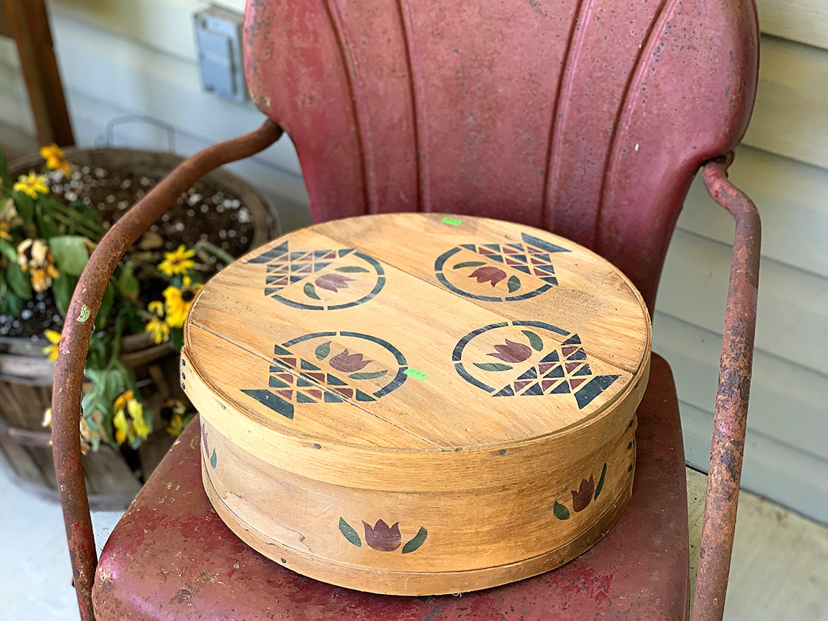 Seymour Woodenware cheese box with 19080s stenciled country baskets and tulips.